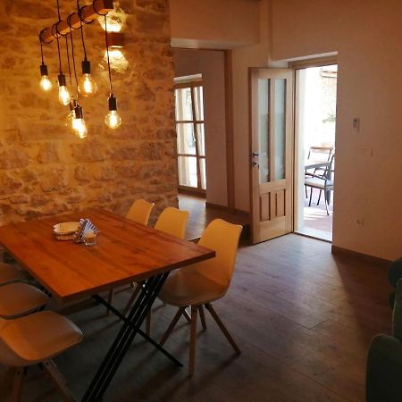 Apartments Dalmatian Stone House 투라니 외부 사진