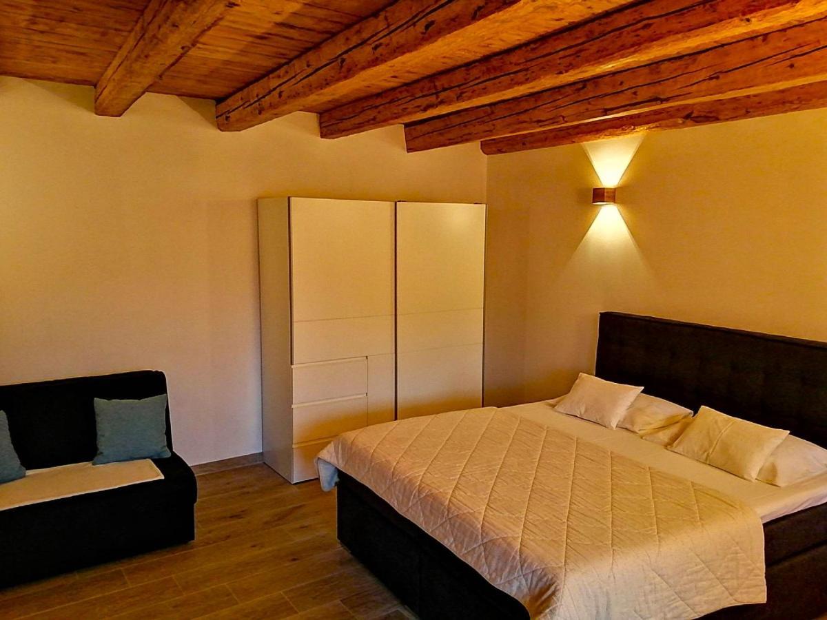 Apartments Dalmatian Stone House 투라니 외부 사진