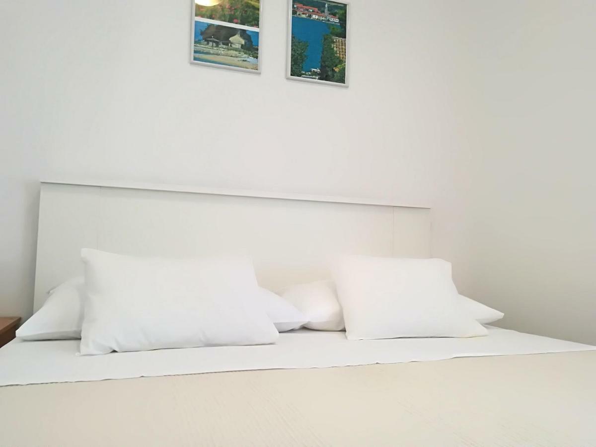 Apartments Dalmatian Stone House 투라니 외부 사진