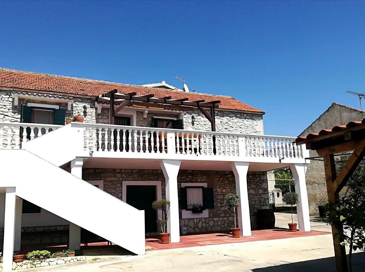 Apartments Dalmatian Stone House 투라니 외부 사진