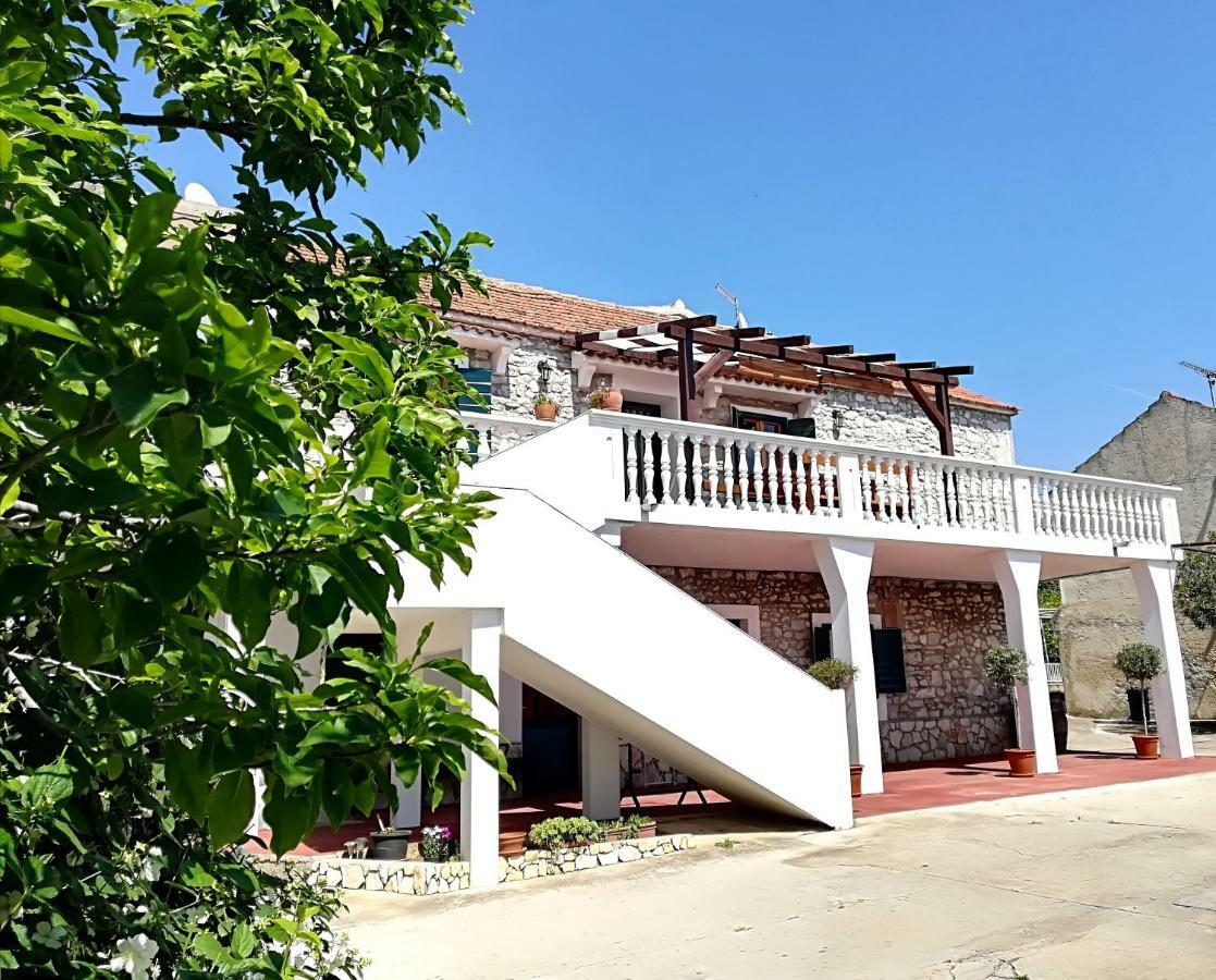 Apartments Dalmatian Stone House 투라니 외부 사진